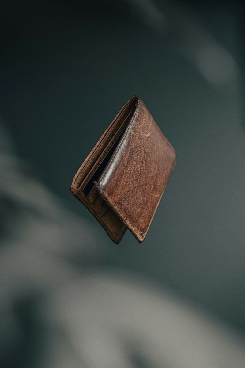 Minimalist Carbon Fiber RFID Blocking Wallet